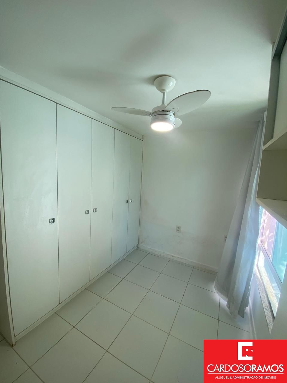 Apartamento - Buraquinho