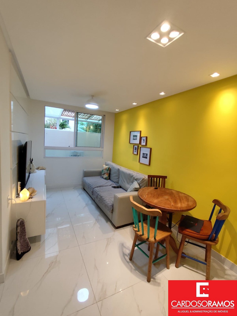 Apartamento - Buraquinho