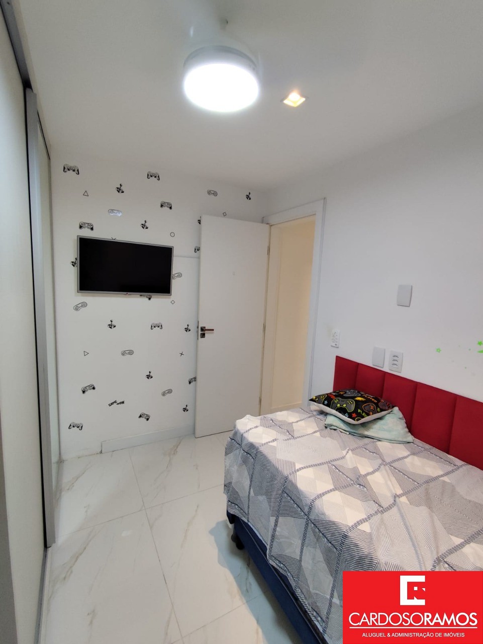 Apartamento - Buraquinho