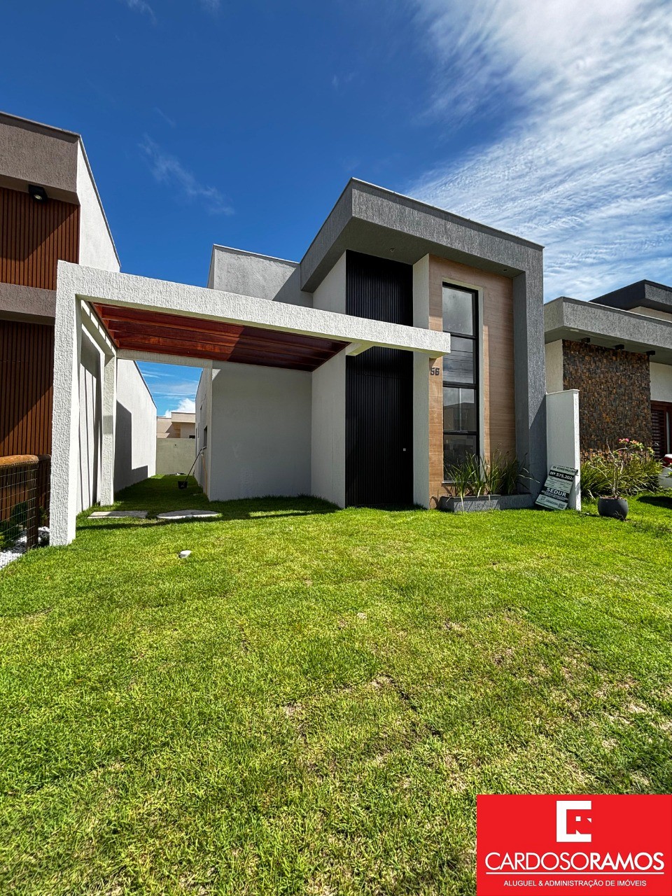 Casa à venda com 3 quartos, 192m² - Foto 1