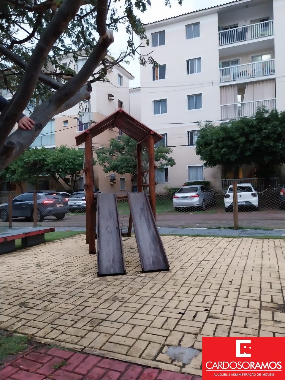 Apartamento - Buraquinho