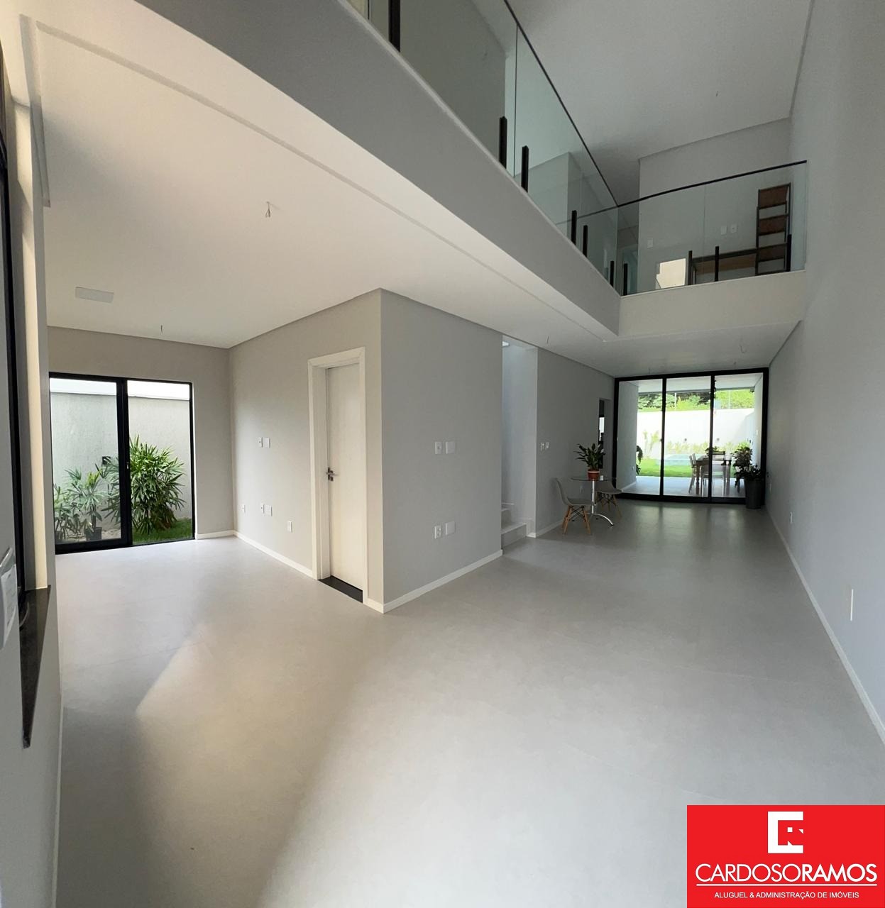 Casa à venda com 2 quartos, 200m² - Foto 2