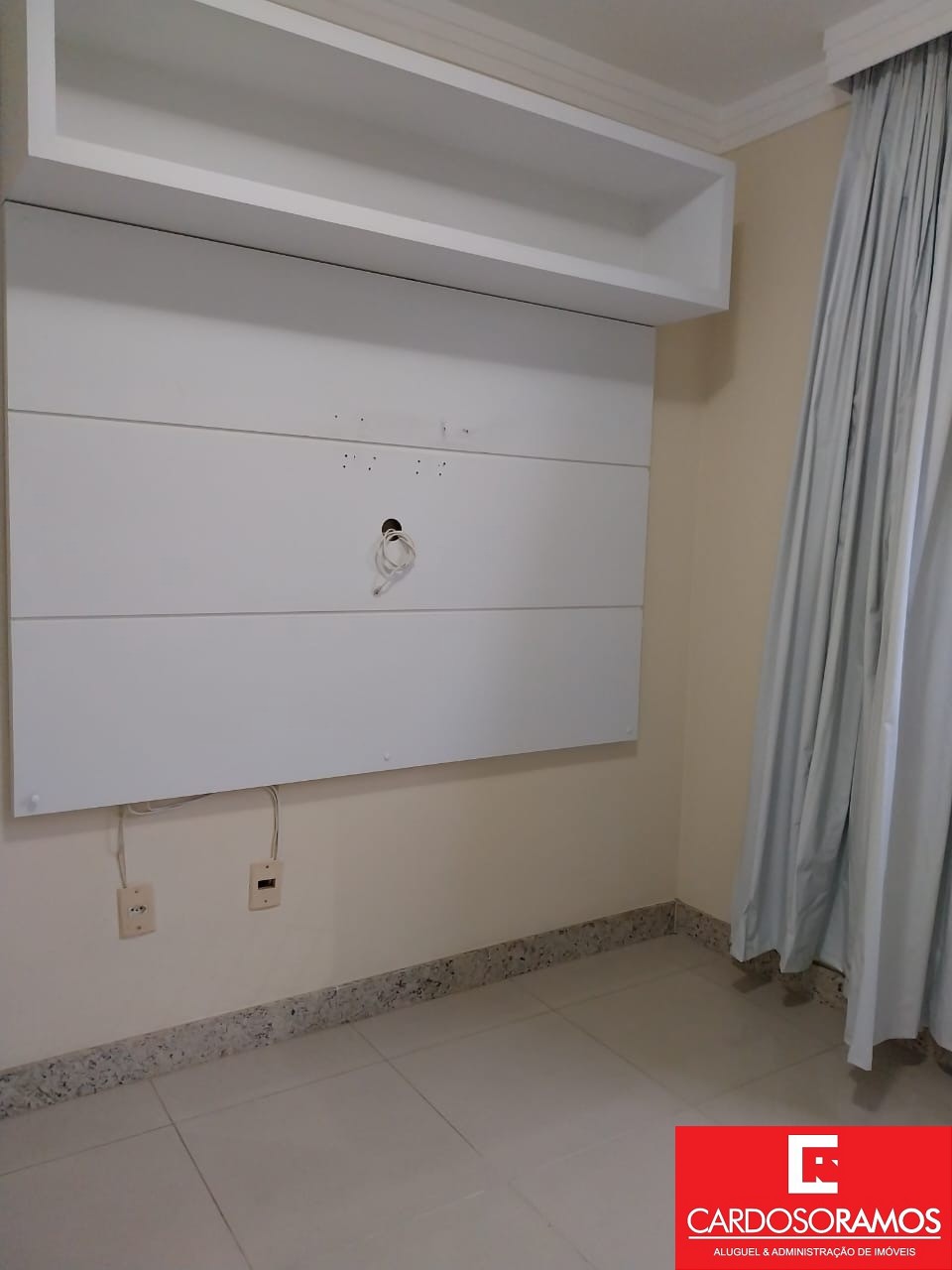 Apartamento - Buraquinho