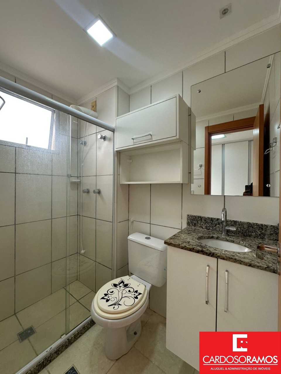 Apartamento - Buraquinho