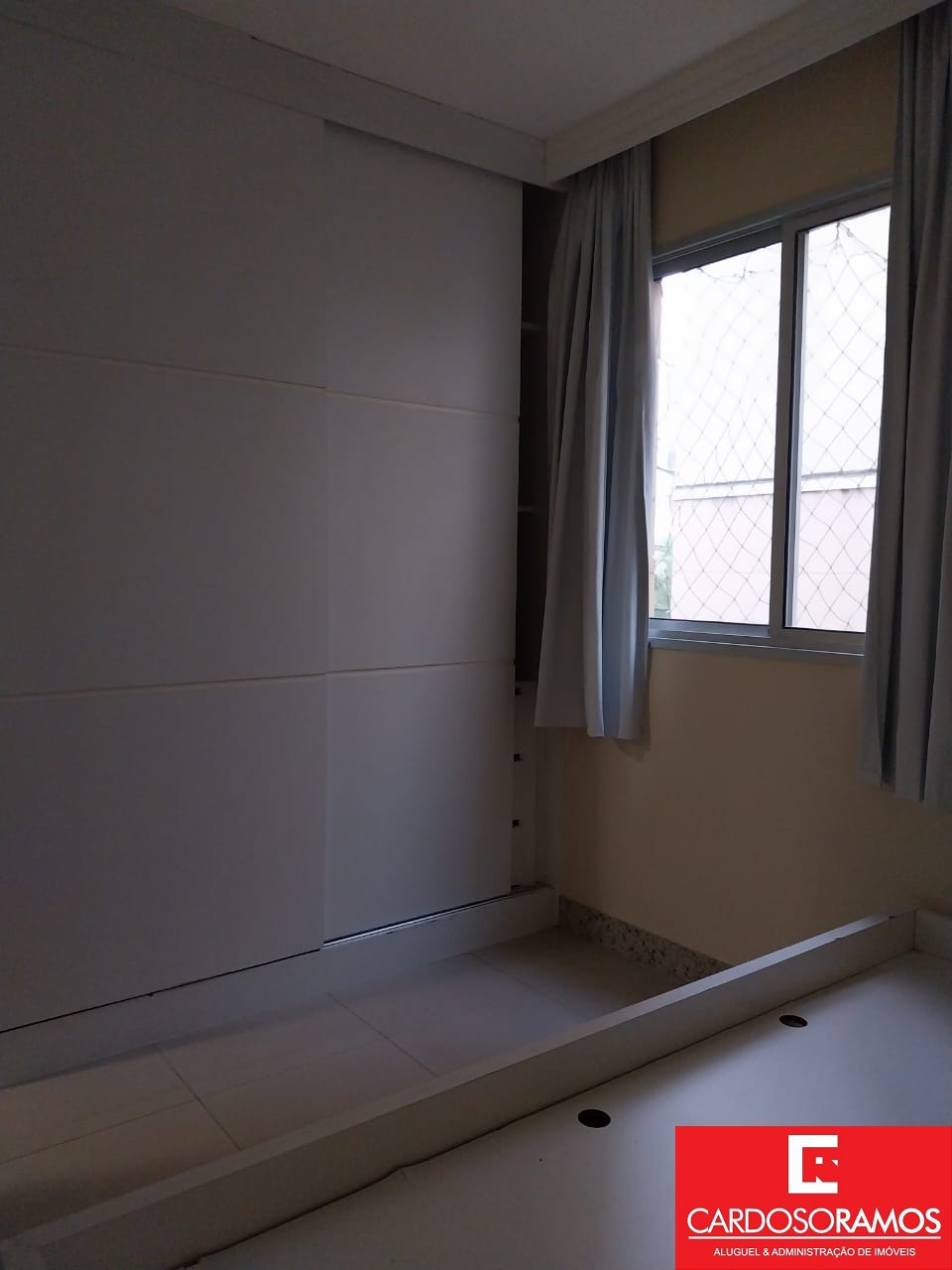 Apartamento - Buraquinho