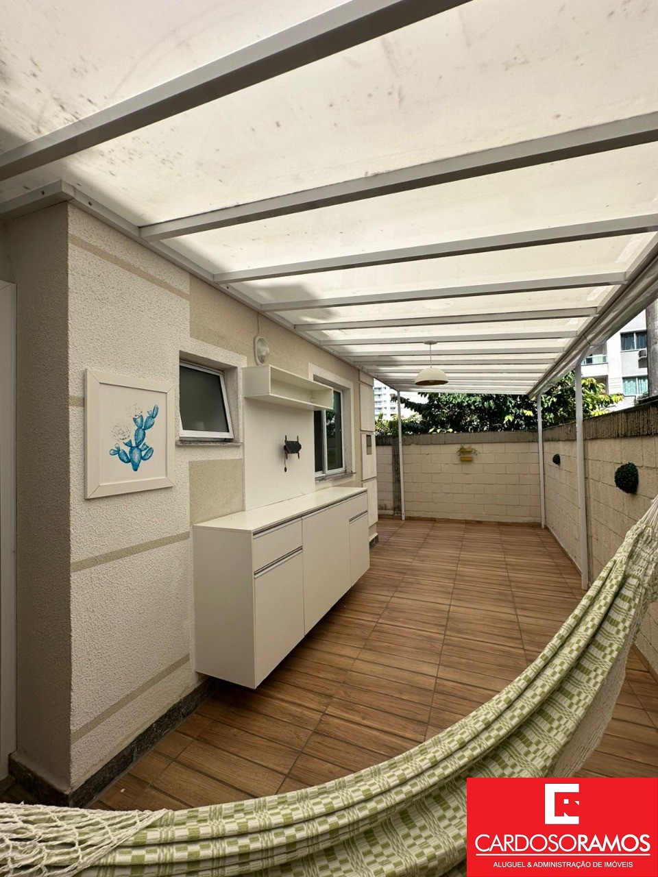 Apartamento - Buraquinho