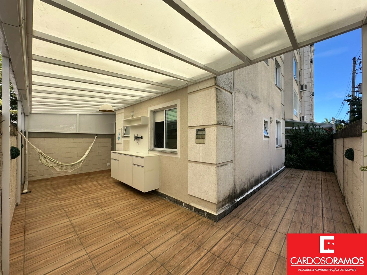 Apartamento - Buraquinho