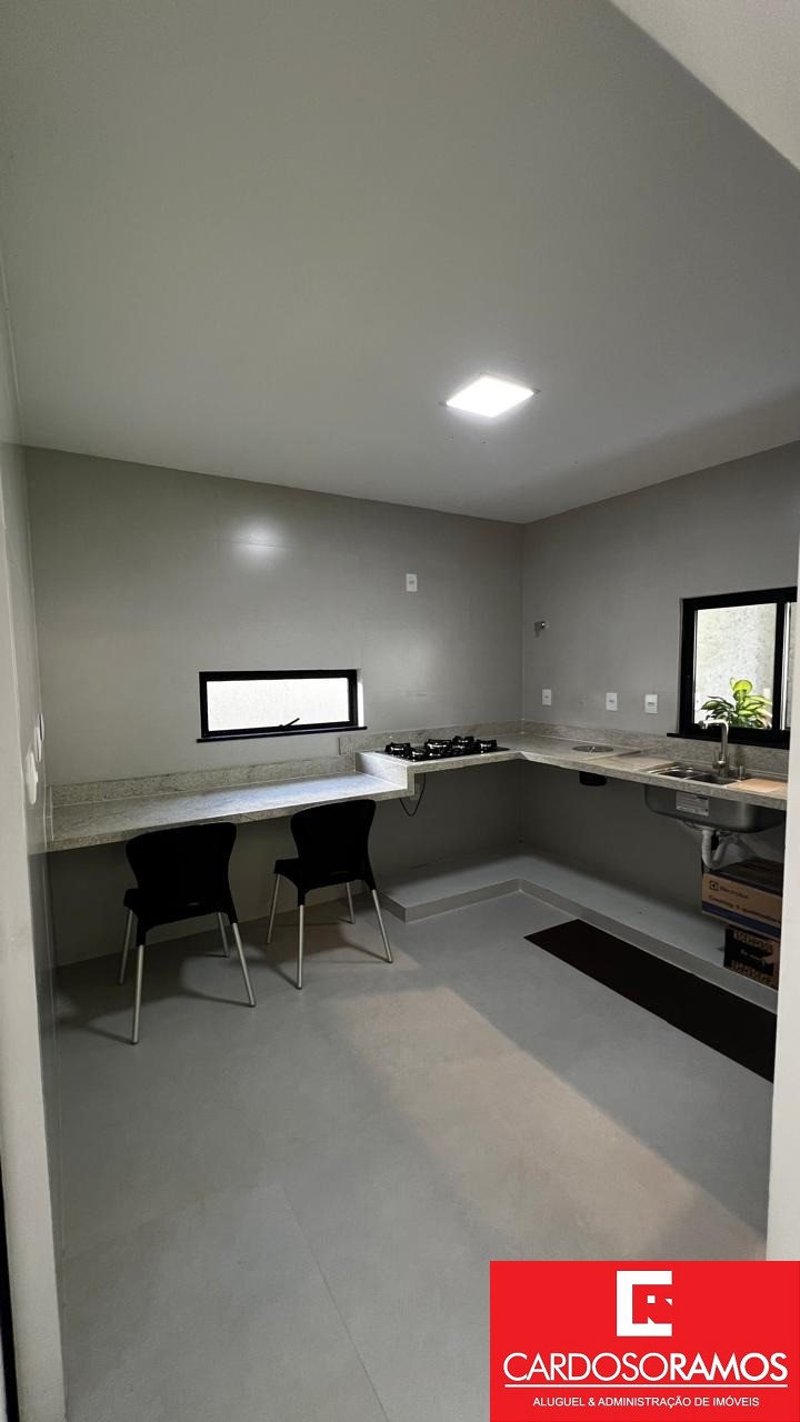 Casa à venda com 2 quartos, 200m² - Foto 11