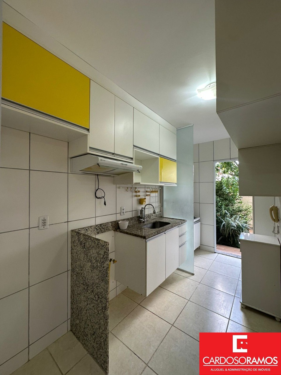 Apartamento - Buraquinho