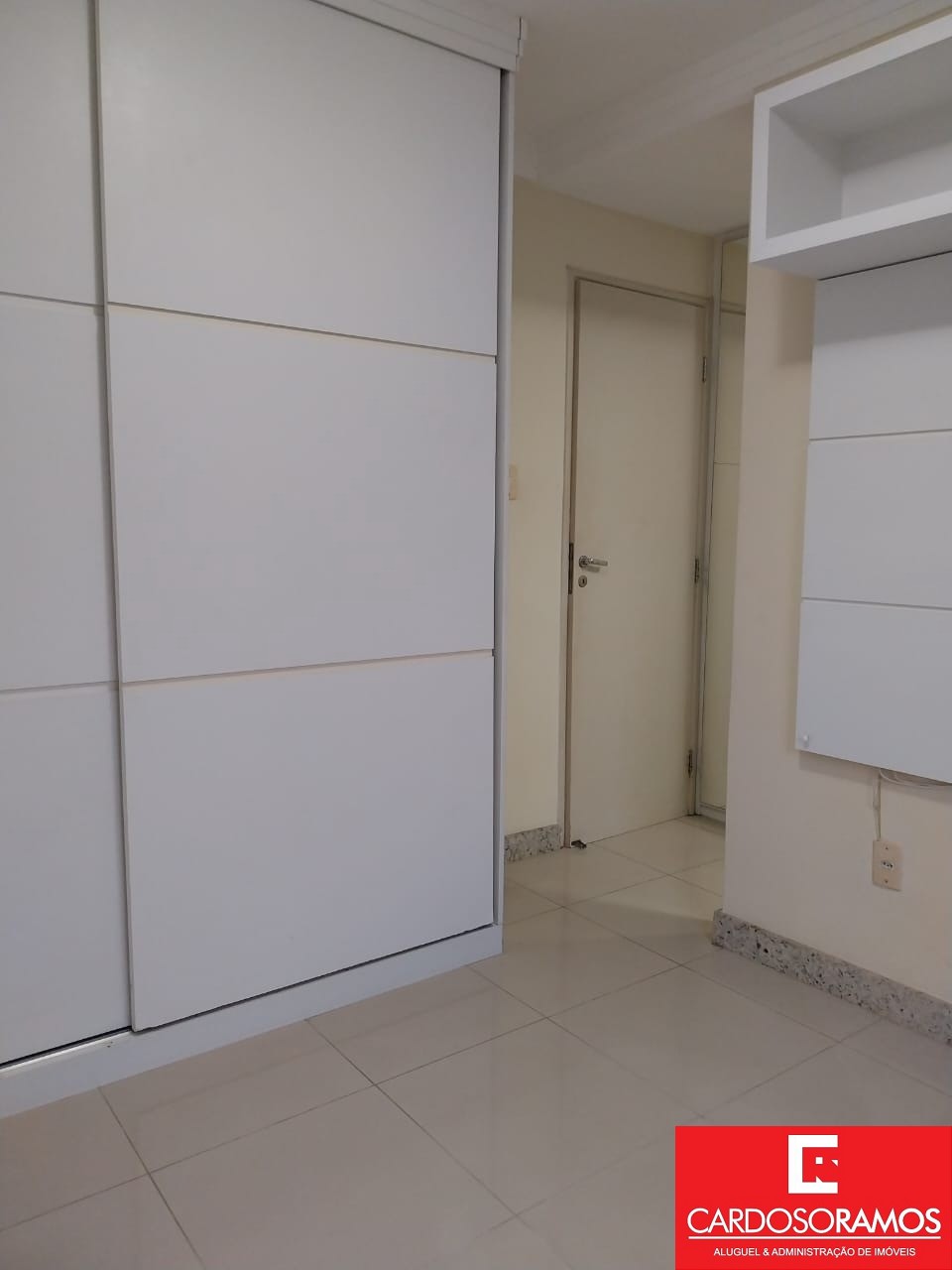 Apartamento - Buraquinho