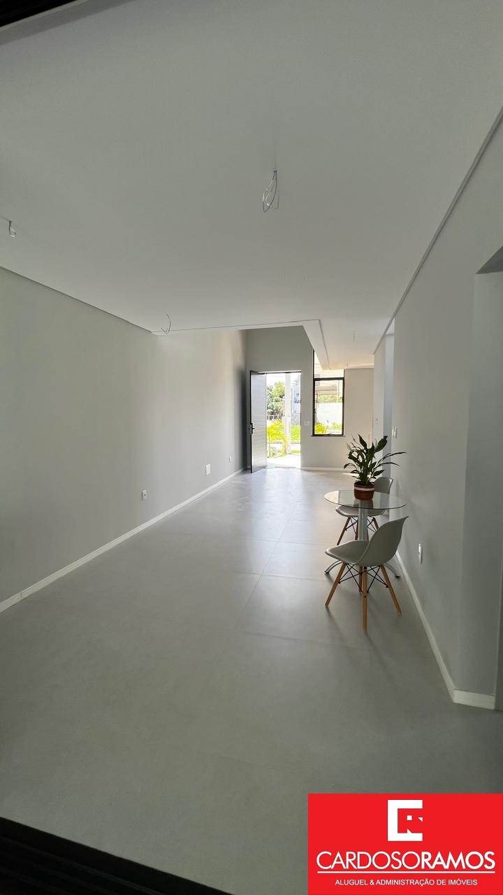 Casa à venda com 2 quartos, 200m² - Foto 3
