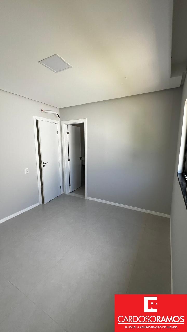 Casa à venda com 2 quartos, 200m² - Foto 10