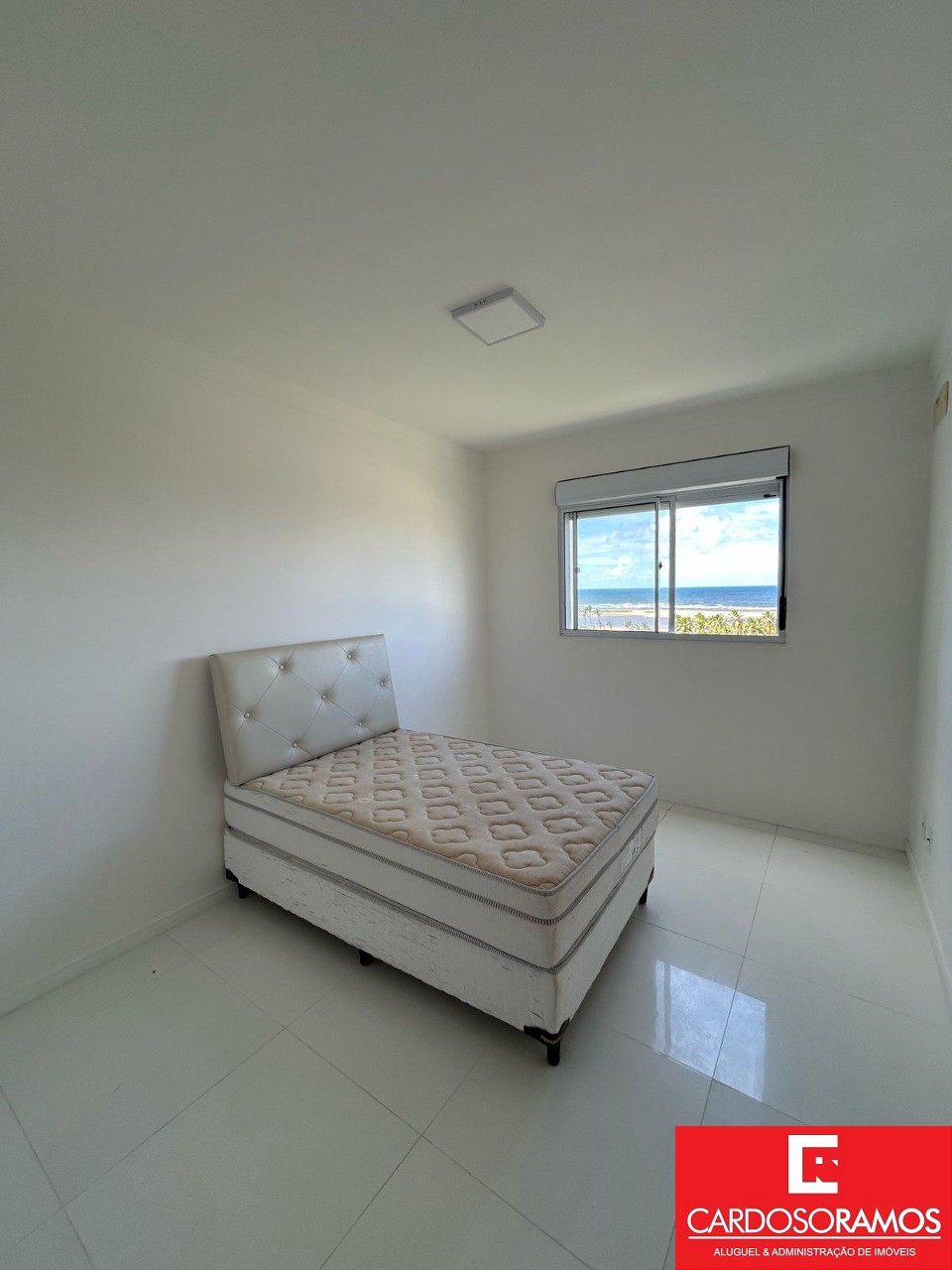 Apartamento - Buraquinho