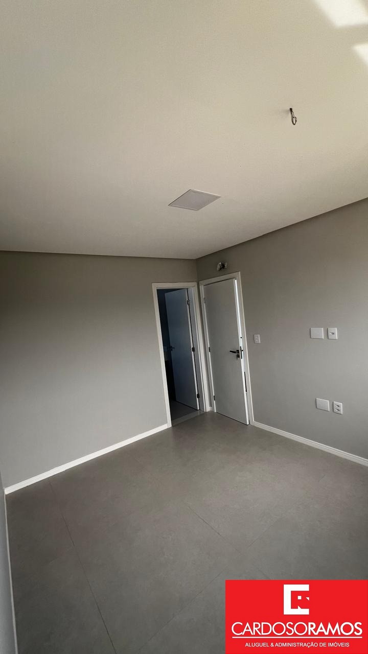 Casa à venda com 2 quartos, 200m² - Foto 9