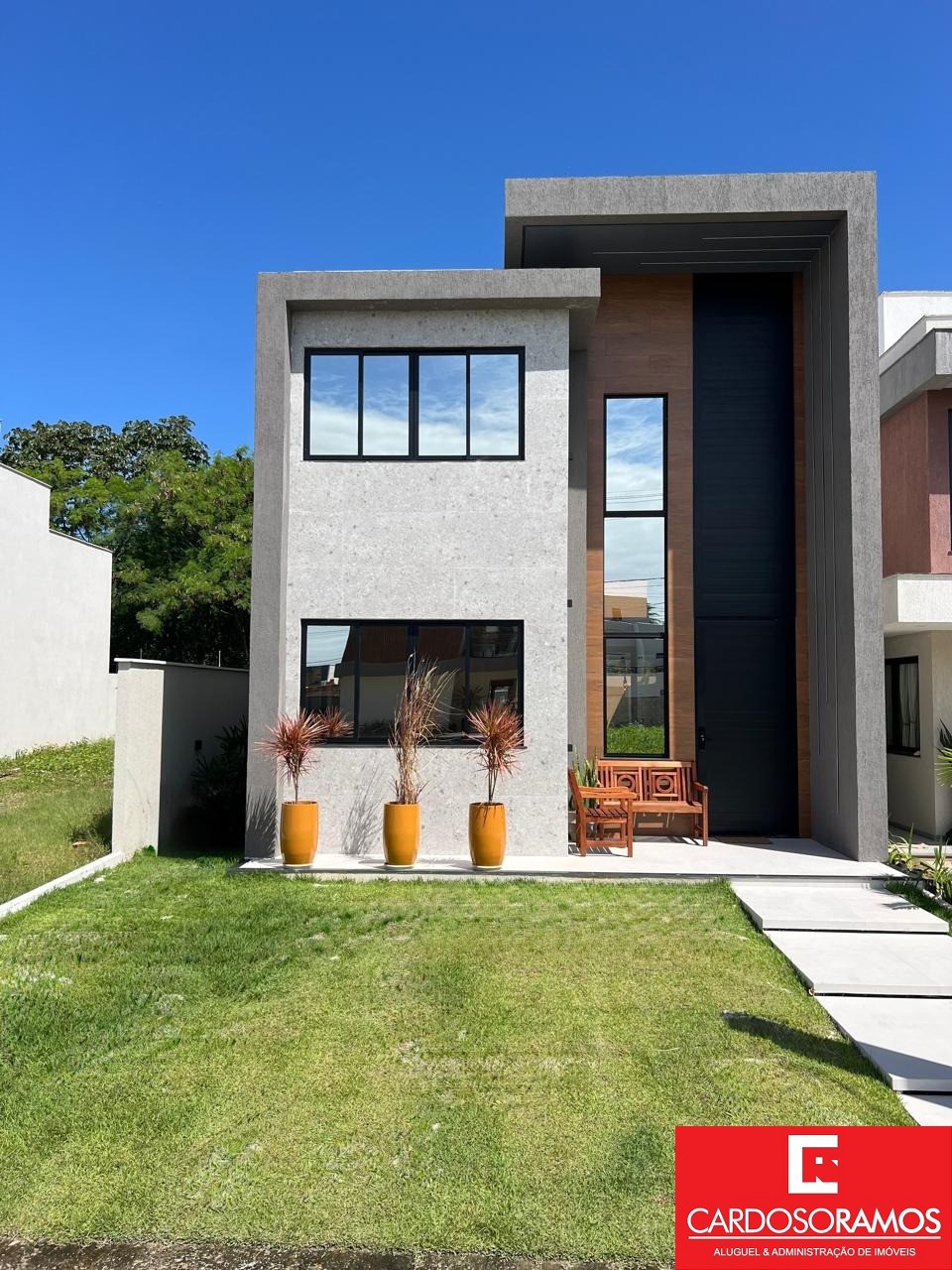 Casa à venda com 2 quartos, 200m² - Foto 1