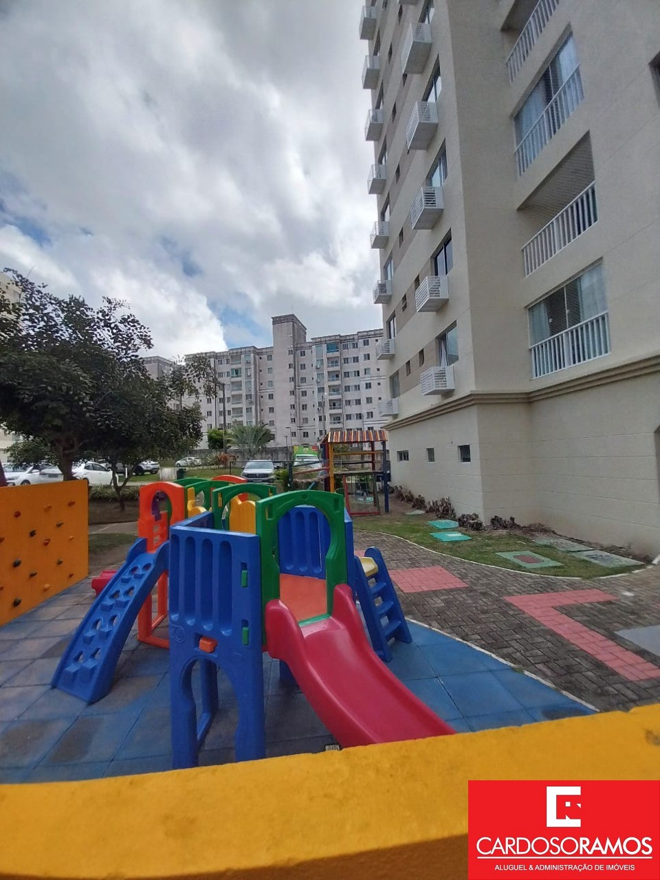 Apartamento - Buraquinho