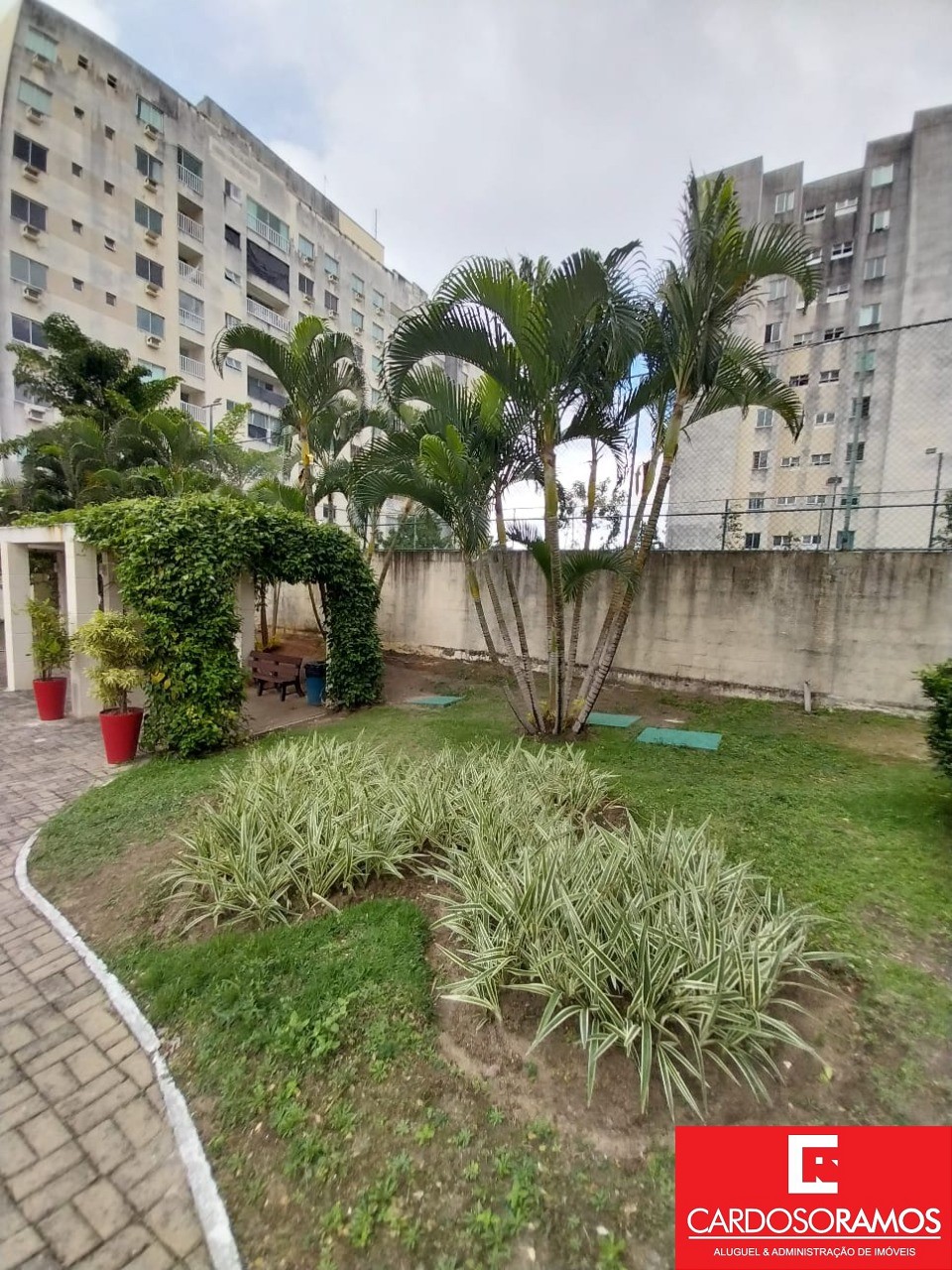 Apartamento - Buraquinho