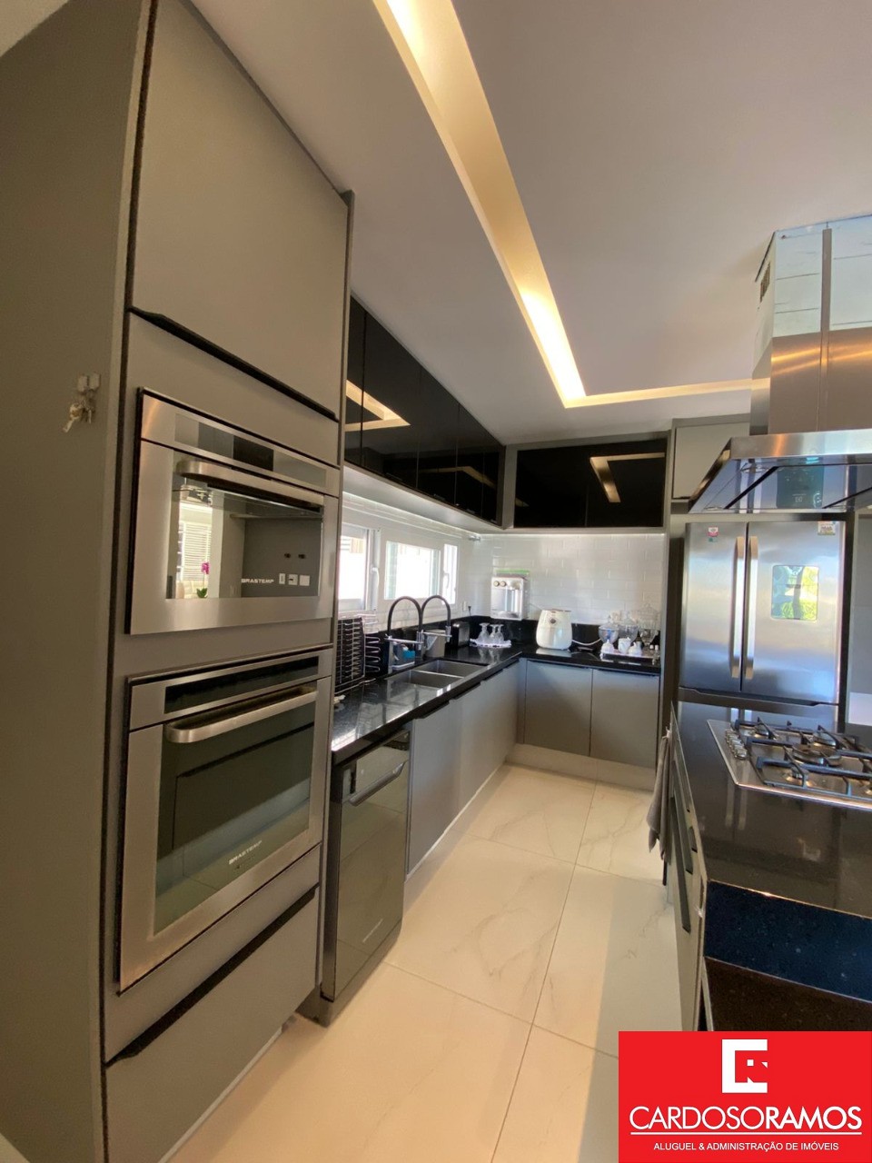 Casa à venda com 4 quartos, 740m² - Foto 46