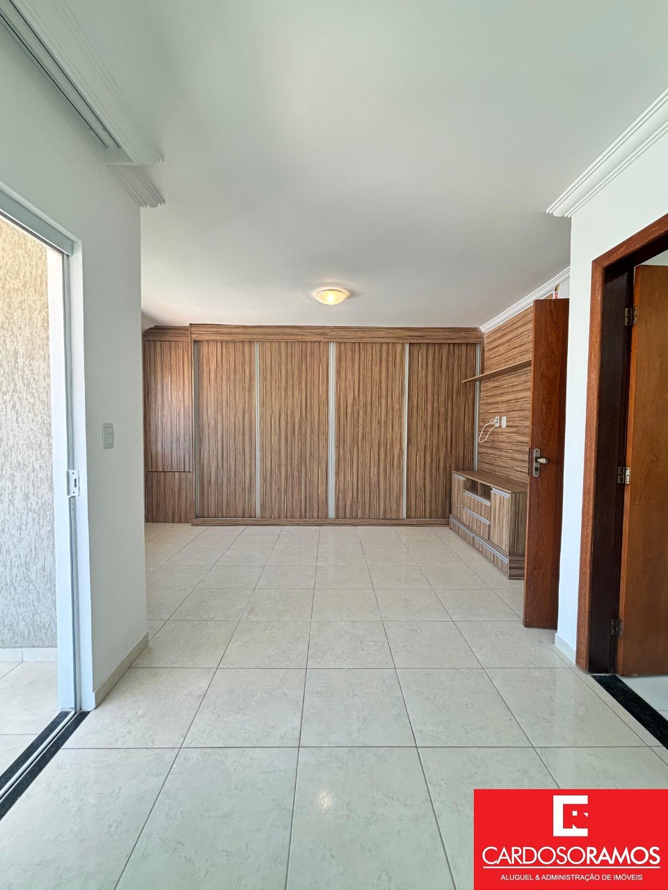Casa à venda com 4 quartos, 140m² - Foto 4