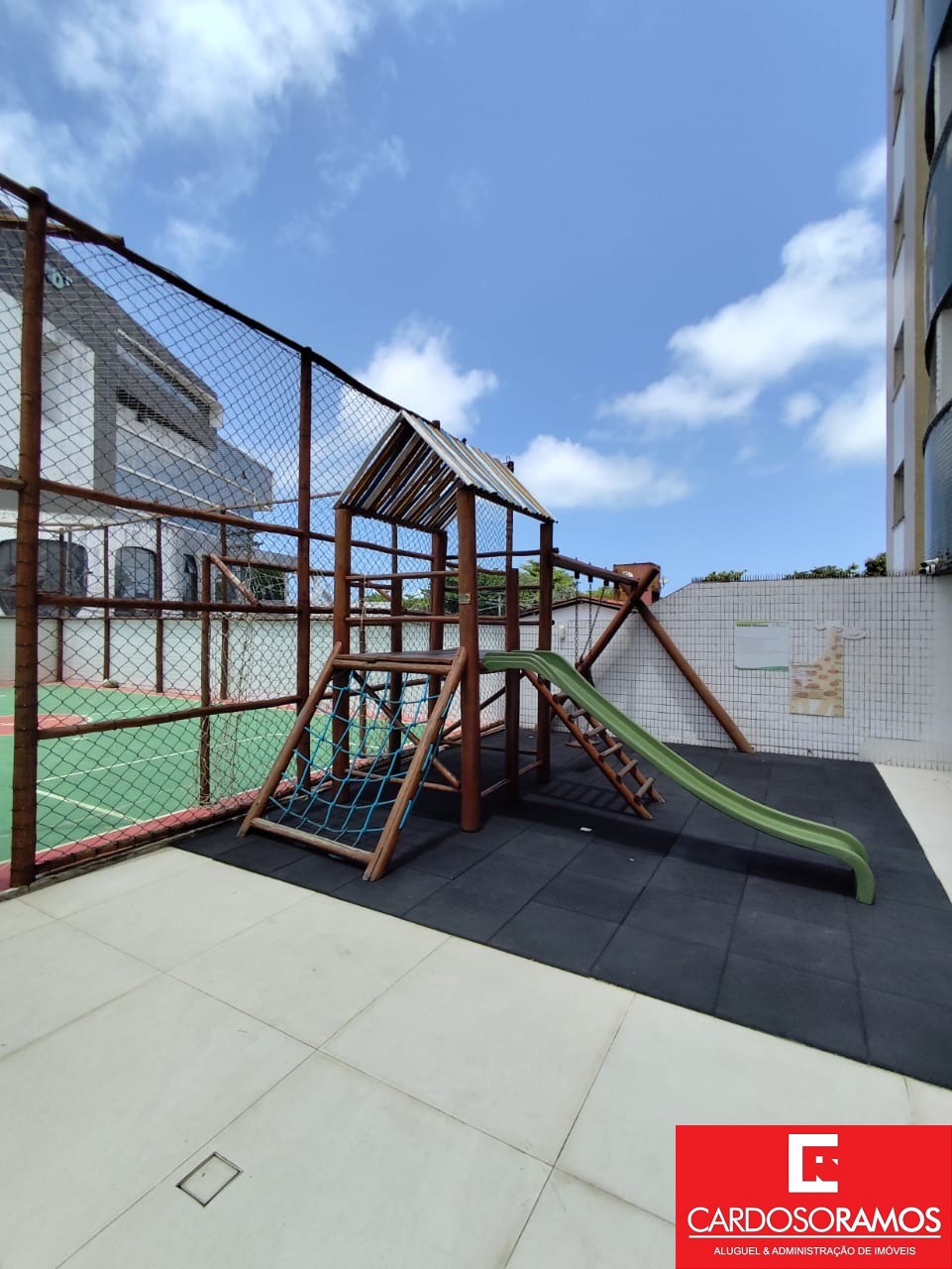 Apartamento - Pitangueiras