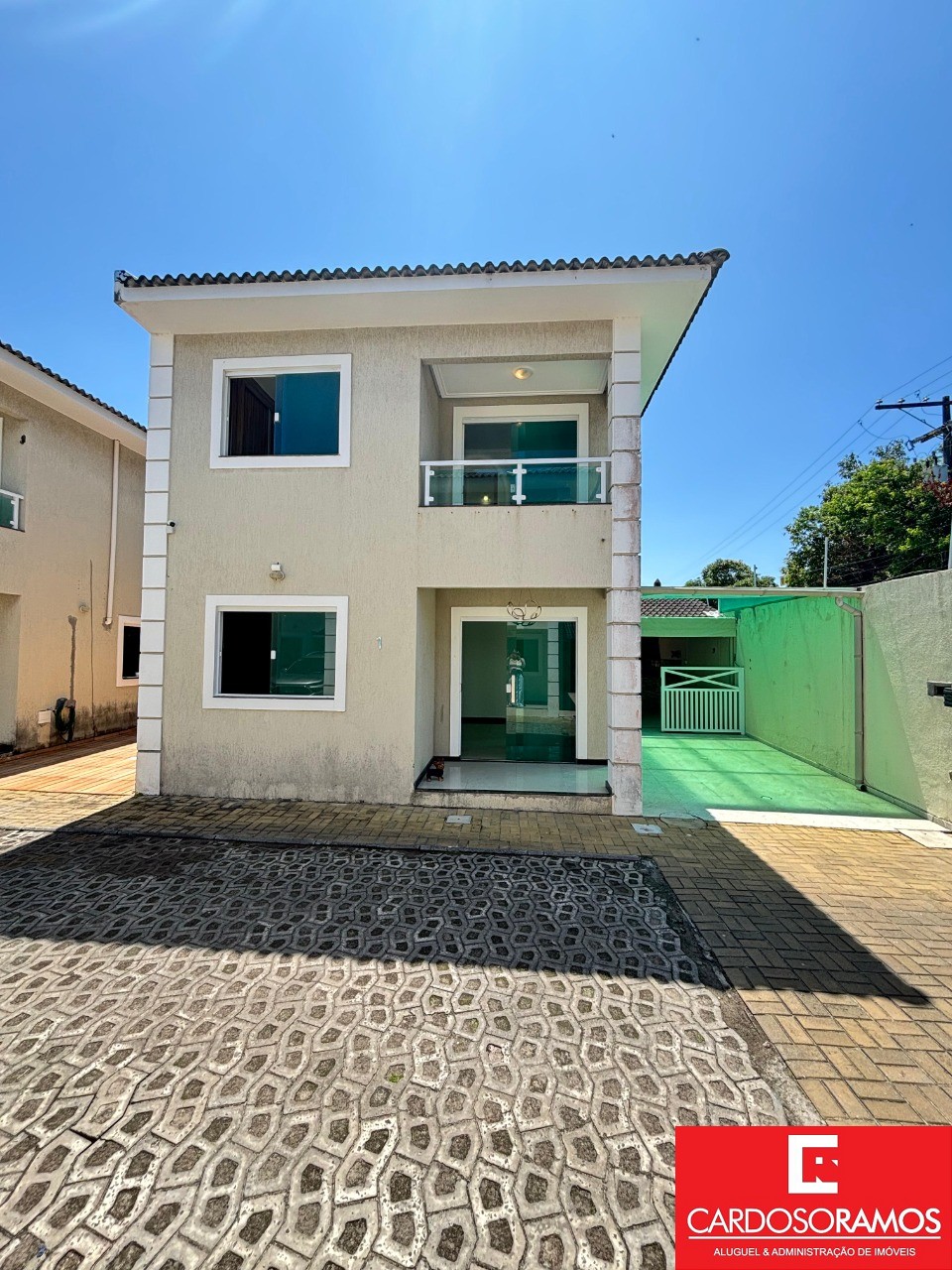 Casa à venda com 4 quartos, 140m² - Foto 2