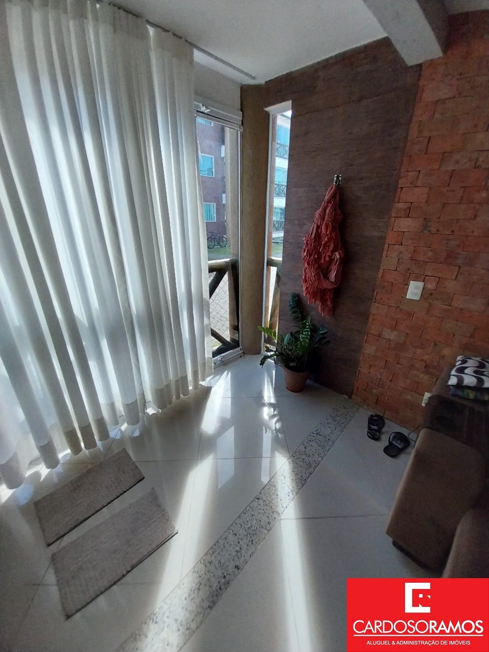 Apartamento - Buraquinho