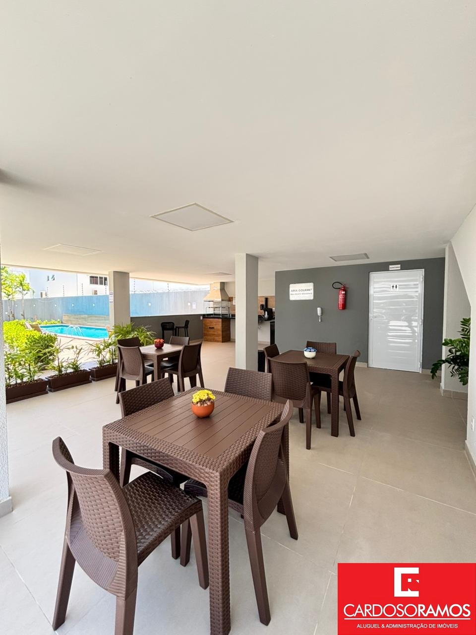 Apartamento - Buraquinho