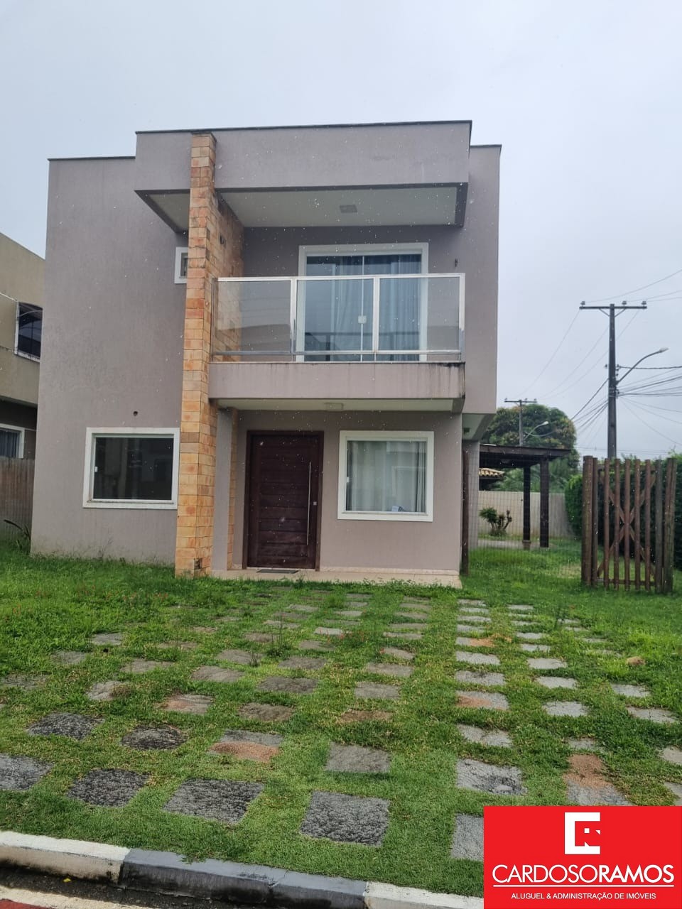 Casa à venda e aluguel com 6 quartos, 225m² - Foto 1