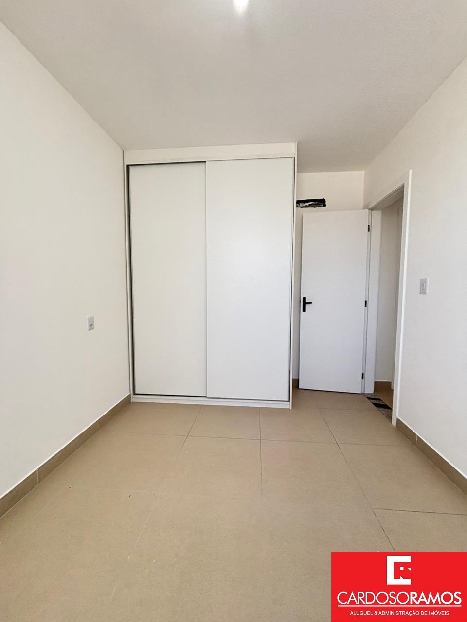 Apartamento - Buraquinho