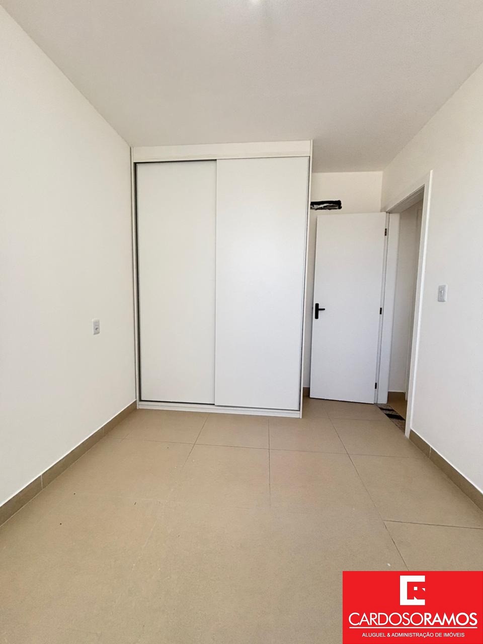 Apartamento - Buraquinho