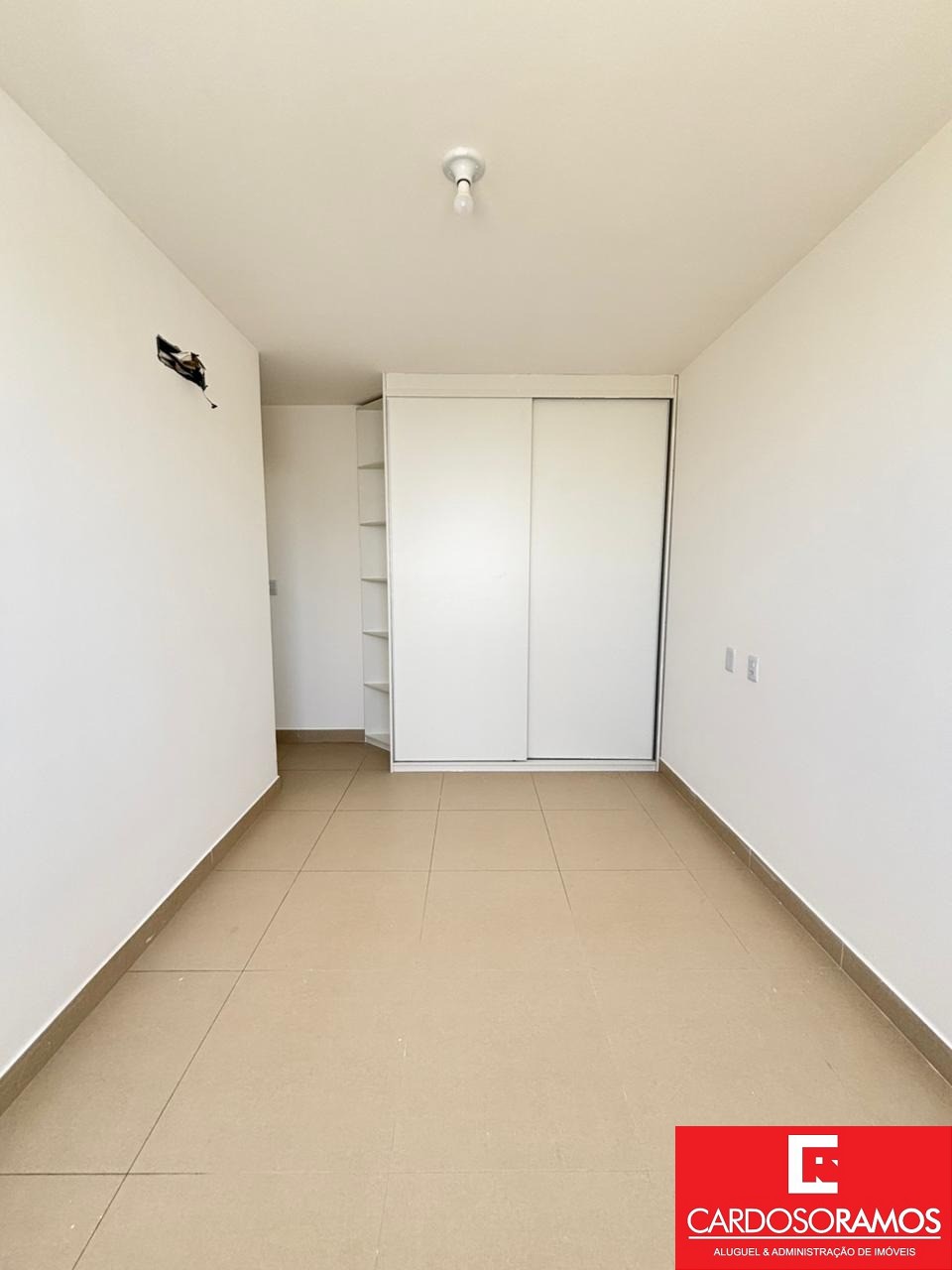 Apartamento - Buraquinho