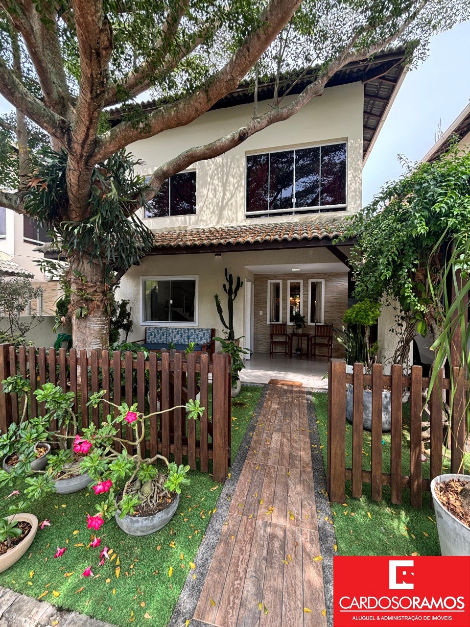 Casa, 4 quartos, 189 m² - Foto 1