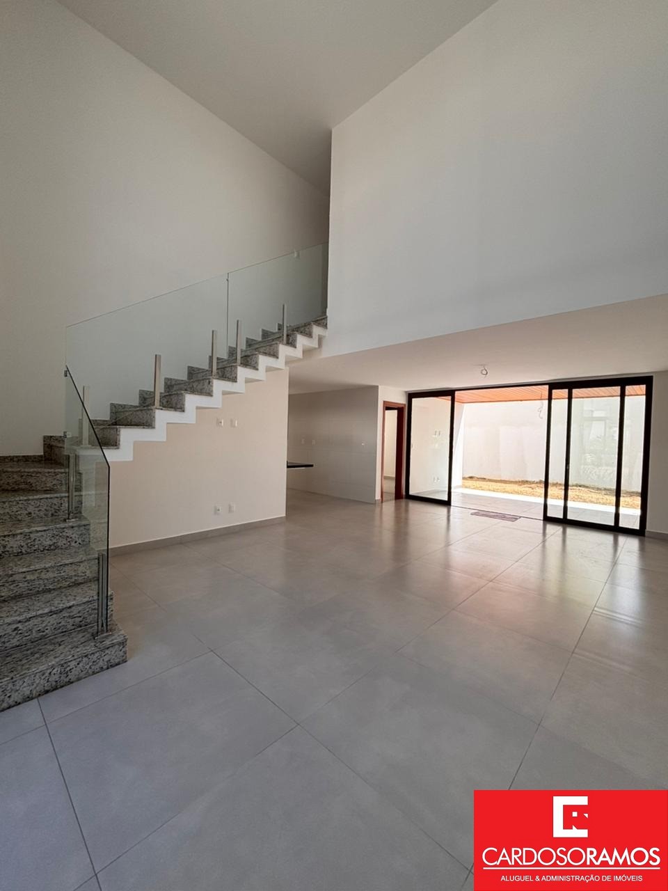Casa, 4 quartos, 240 m² - Foto 3