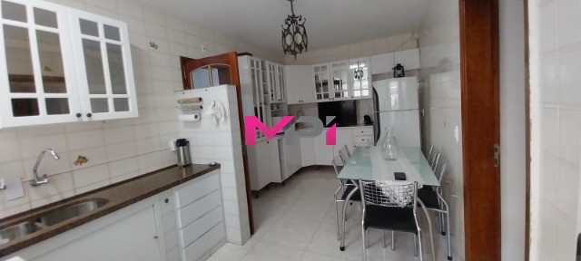 Casa à venda com 3 quartos, 255m² - Foto 9