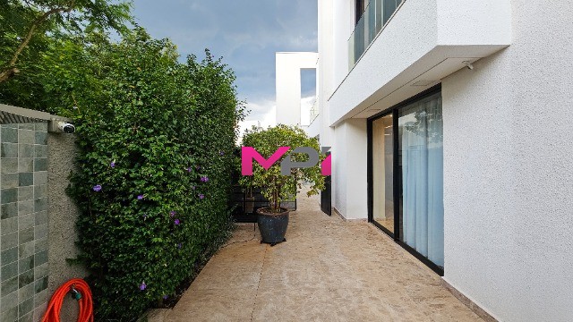 Casa de Condomínio para alugar com 3 quartos, 415m² - Foto 21
