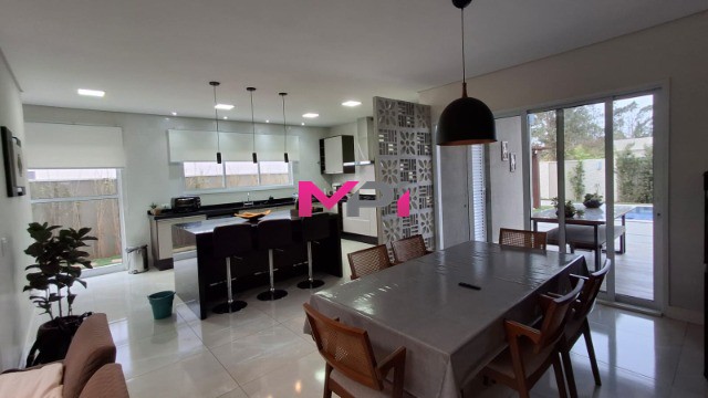 Casa de Condomínio à venda com 4 quartos, 277m² - Foto 4
