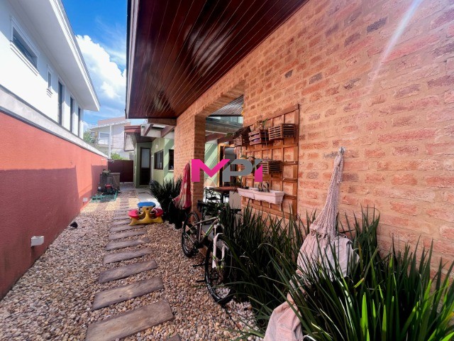 Casa de Condomínio à venda com 3 quartos, 318m² - Foto 13