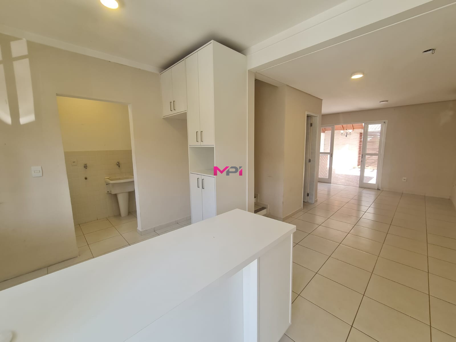 Casa de Condomínio à venda com 3 quartos, 110m² - Foto 3