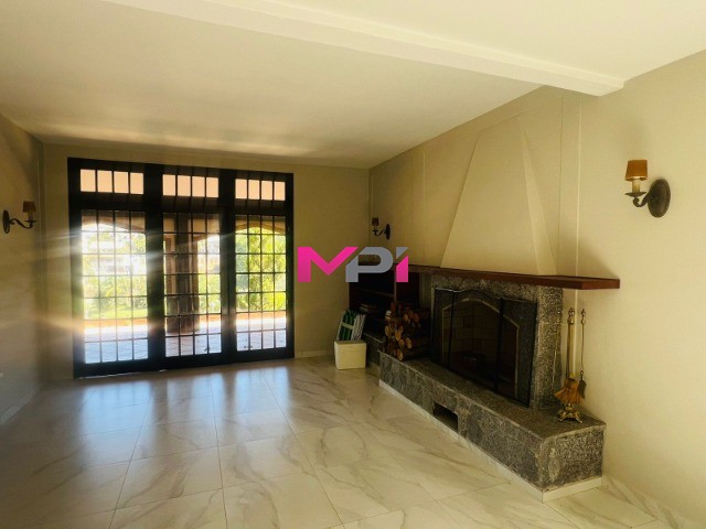 Casa de Condomínio à venda com 3 quartos, 400m² - Foto 3