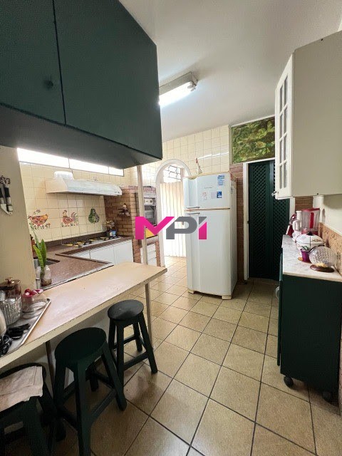 Casa à venda com 3 quartos, 455m² - Foto 8