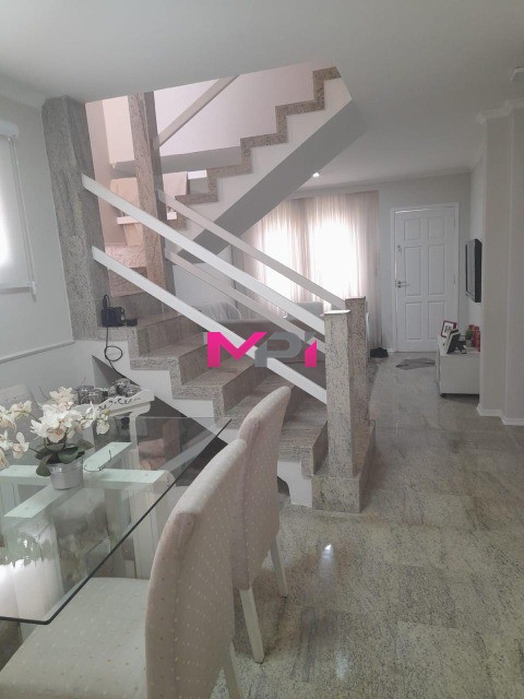 Sobrado à venda com 4 quartos, 230m² - Foto 2