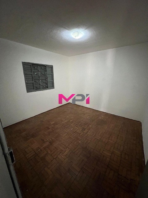 Casa à venda com 2 quartos, 320m² - Foto 13