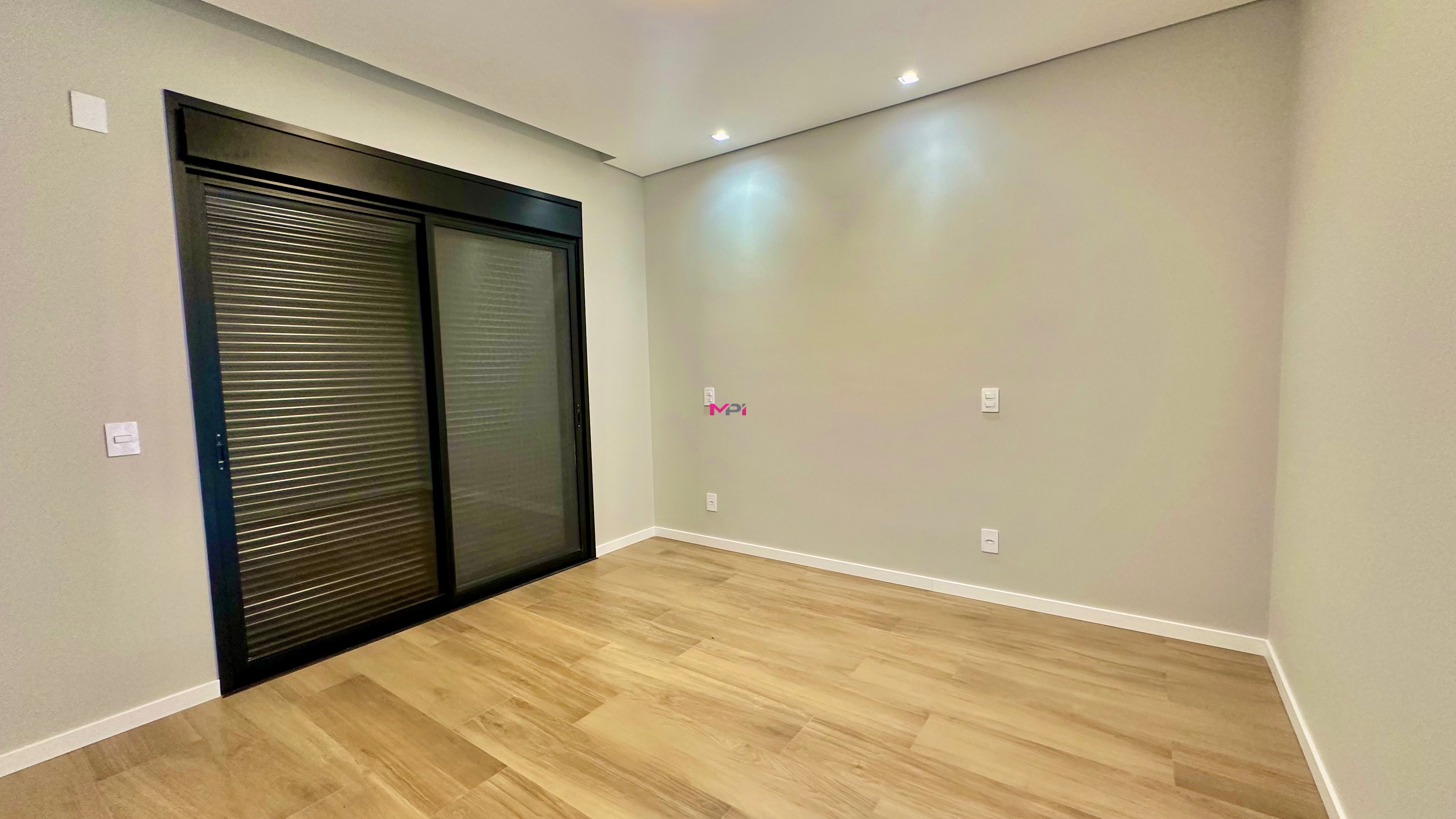 Casa de Condomínio à venda com 3 quartos, 250m² - Foto 18