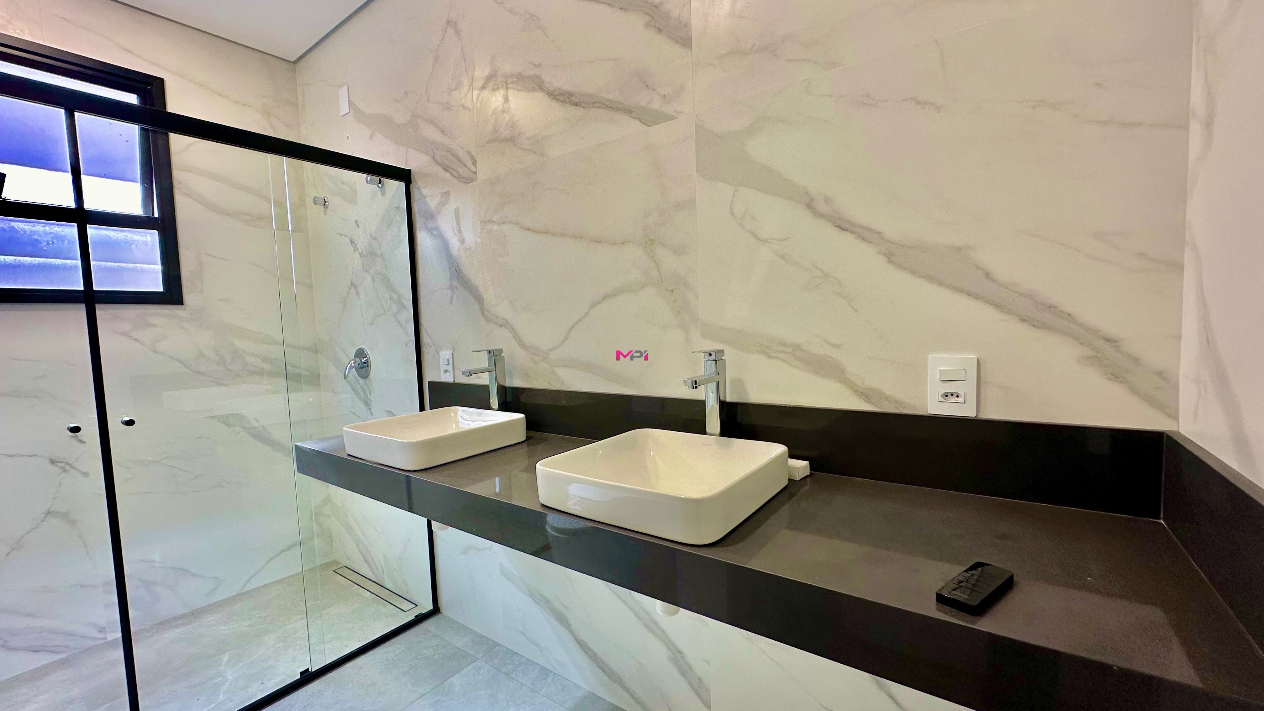 Casa de Condomínio à venda com 3 quartos, 250m² - Foto 25