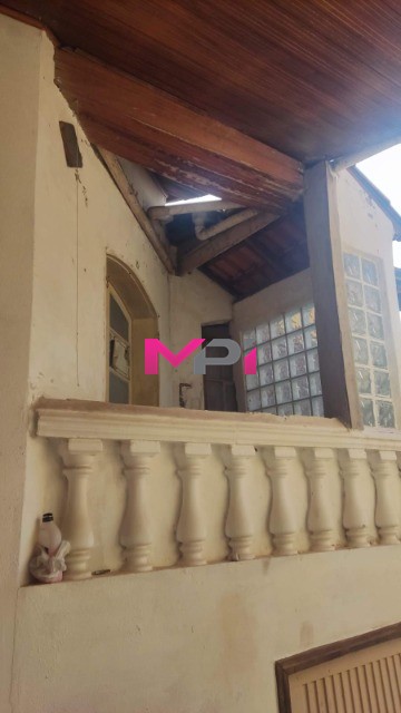 Casa à venda com 2 quartos, 184m² - Foto 2