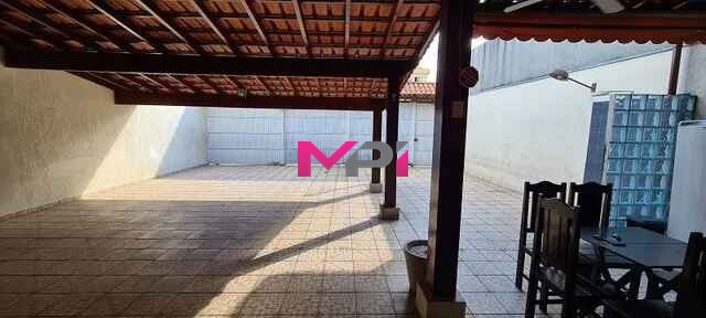 Casa à venda com 2 quartos, 250m² - Foto 14