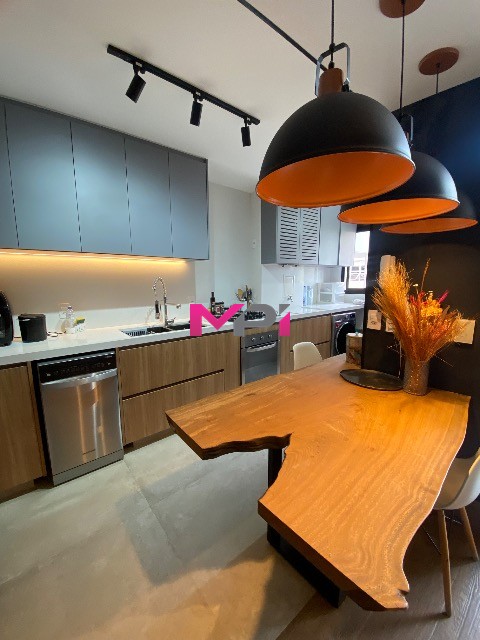 Apartamento à venda com 3 quartos, 121m² - Foto 1