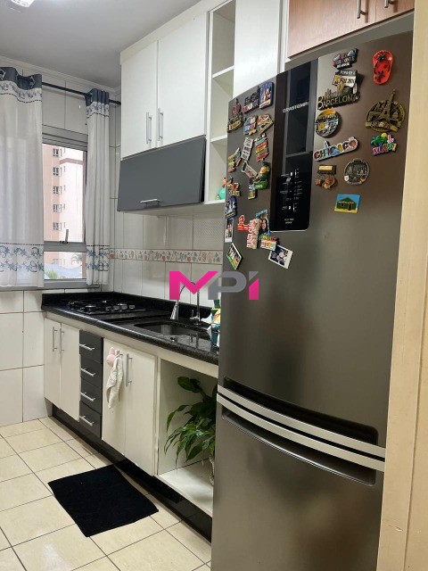 Apartamento à venda com 3 quartos, 68m² - Foto 2