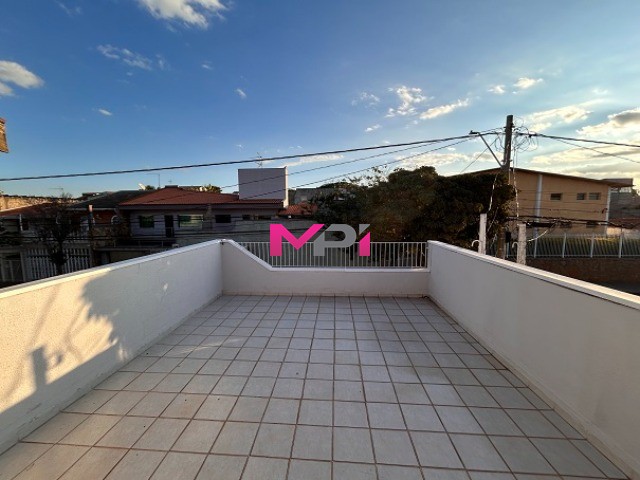 Casa à venda com 3 quartos, 196m² - Foto 11