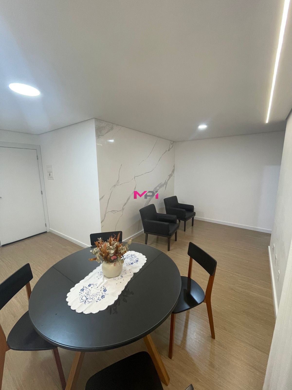 Apartamento à venda com 2 quartos, 64m² - Foto 10